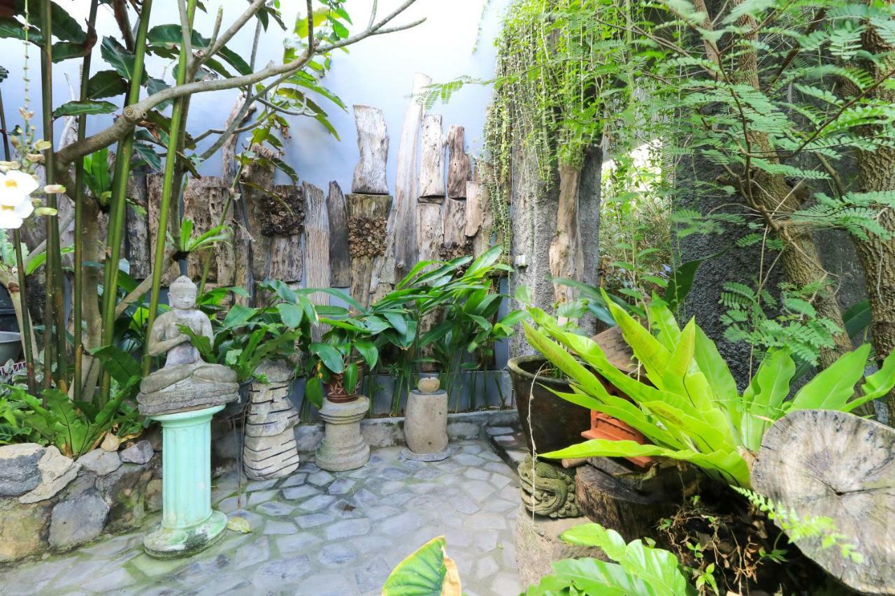 Kubu Kenak Guesthouse Seminyak  Exterior photo